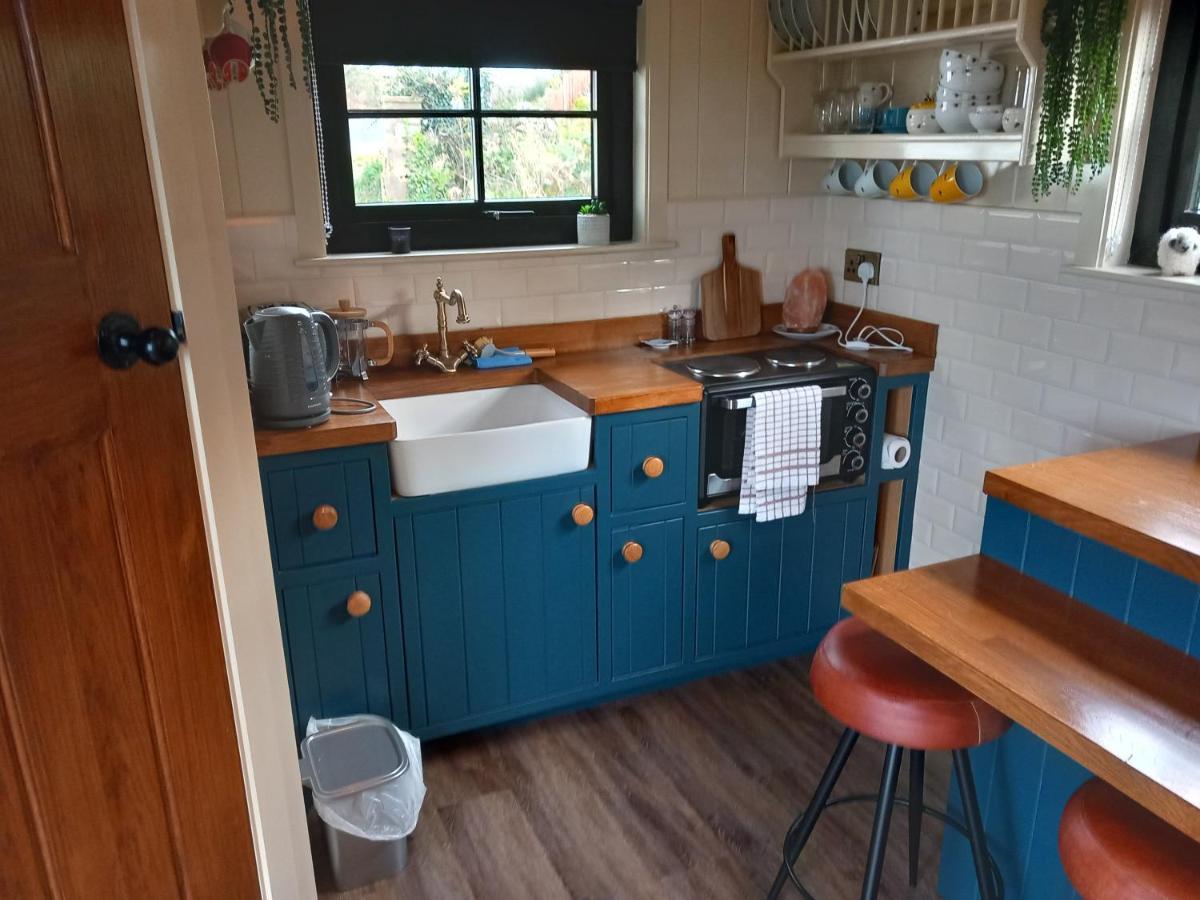 Delightful Shepherds Hut Westport Exteriér fotografie